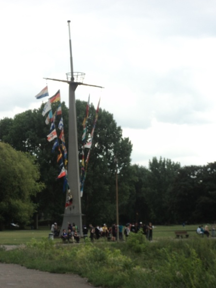 10 Rheinterasse flag pole
